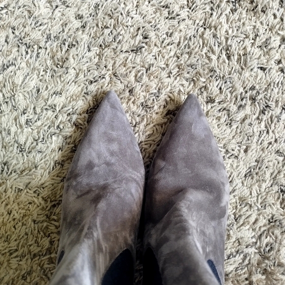 Brunello Cucinelli Suede Kitten-Heel Chelsea Ankle Boots sz 6 - Picture 5 of 8